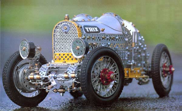 Модель автомобиля  Bugatti из набора 1997 года