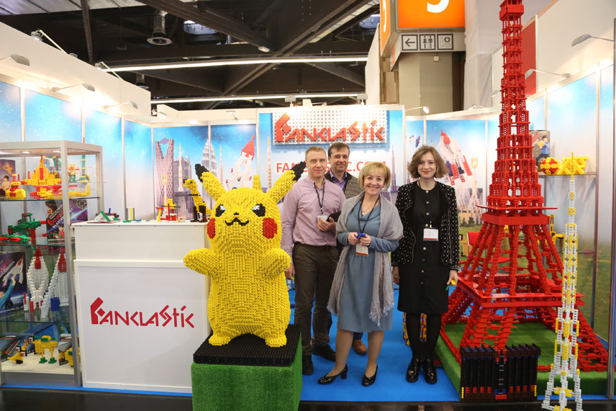 Команда «Фанкластик» на выставке Spielwarenmesse 2017